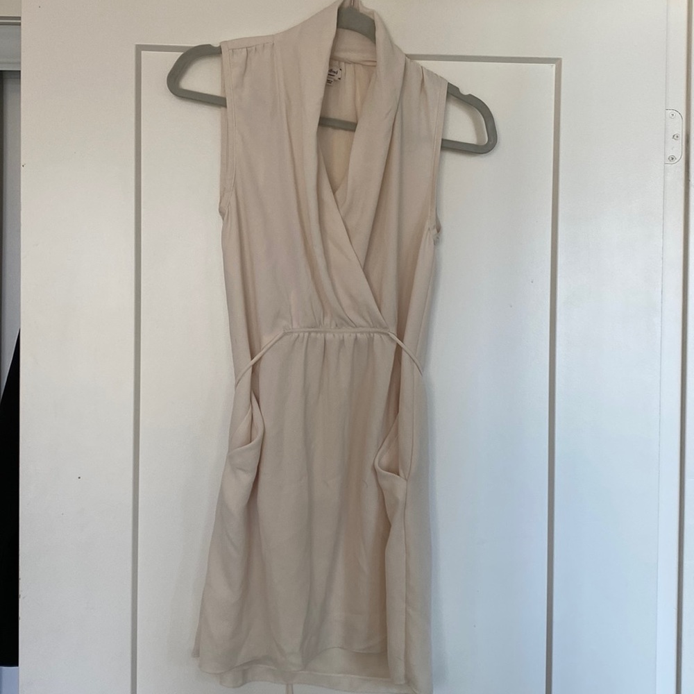 Aritzia Wilfred flowy cream dress